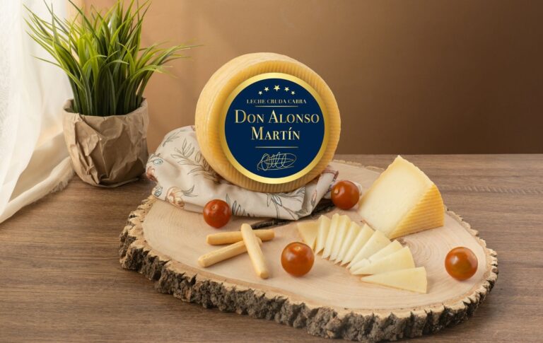 bodegón con queso de leche cruda de cabra