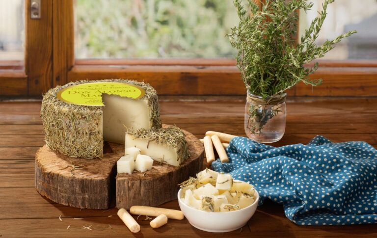 bodegón queso cabra curado al romero